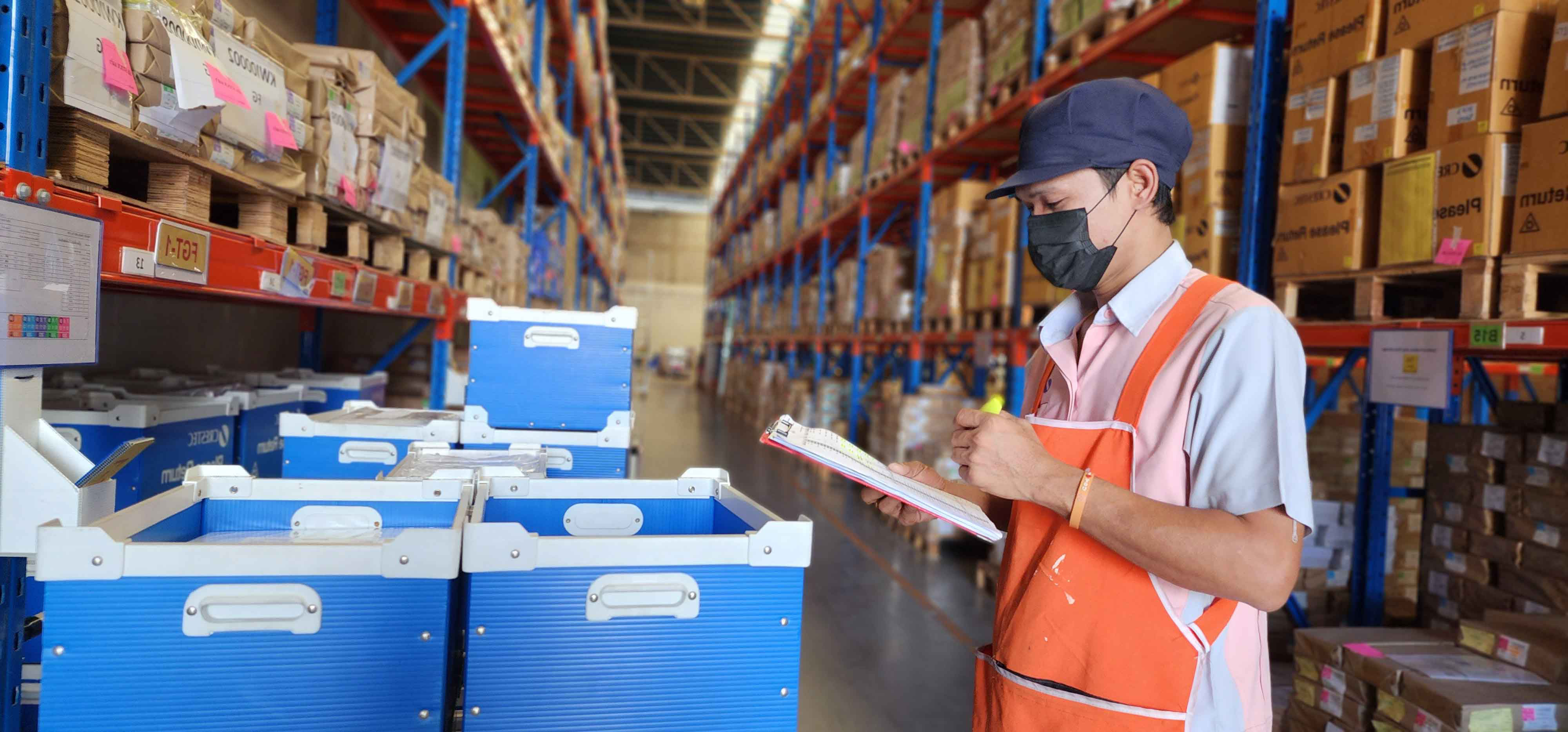 Goods checked in against the order sheet at the Crestec Sriracha warehouse