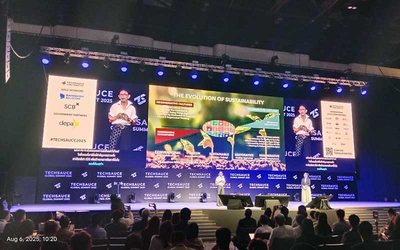 International business attendees relying on Pocketalk Sentio Live Conference translation at Techsauce Global Summit 2025